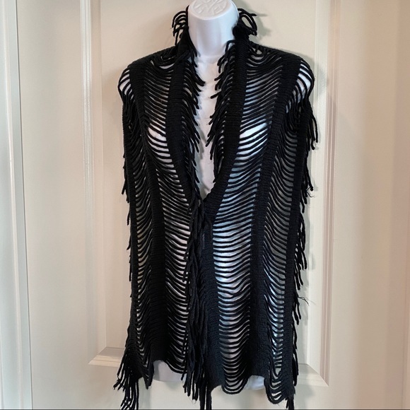 Versatile Wear Black Fringe Scarf O/S - Picture 4 of 10